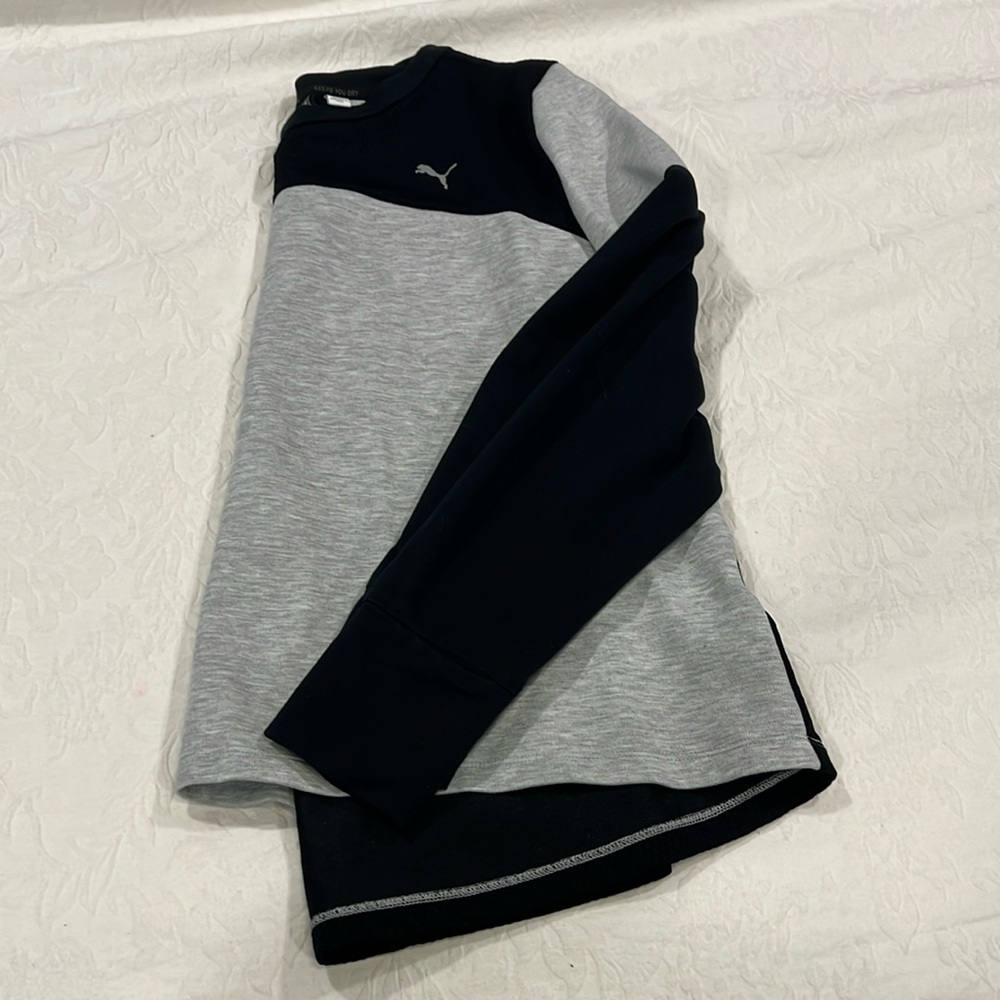Women's puma workout sweatshirt